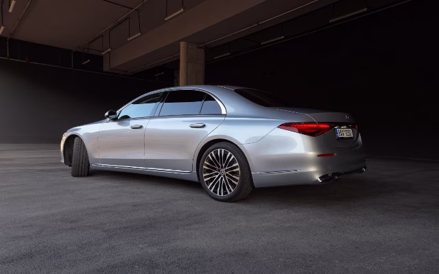 Mercedes-Benz S 350 d 4MATIC (W223) rental in Prague — Masons