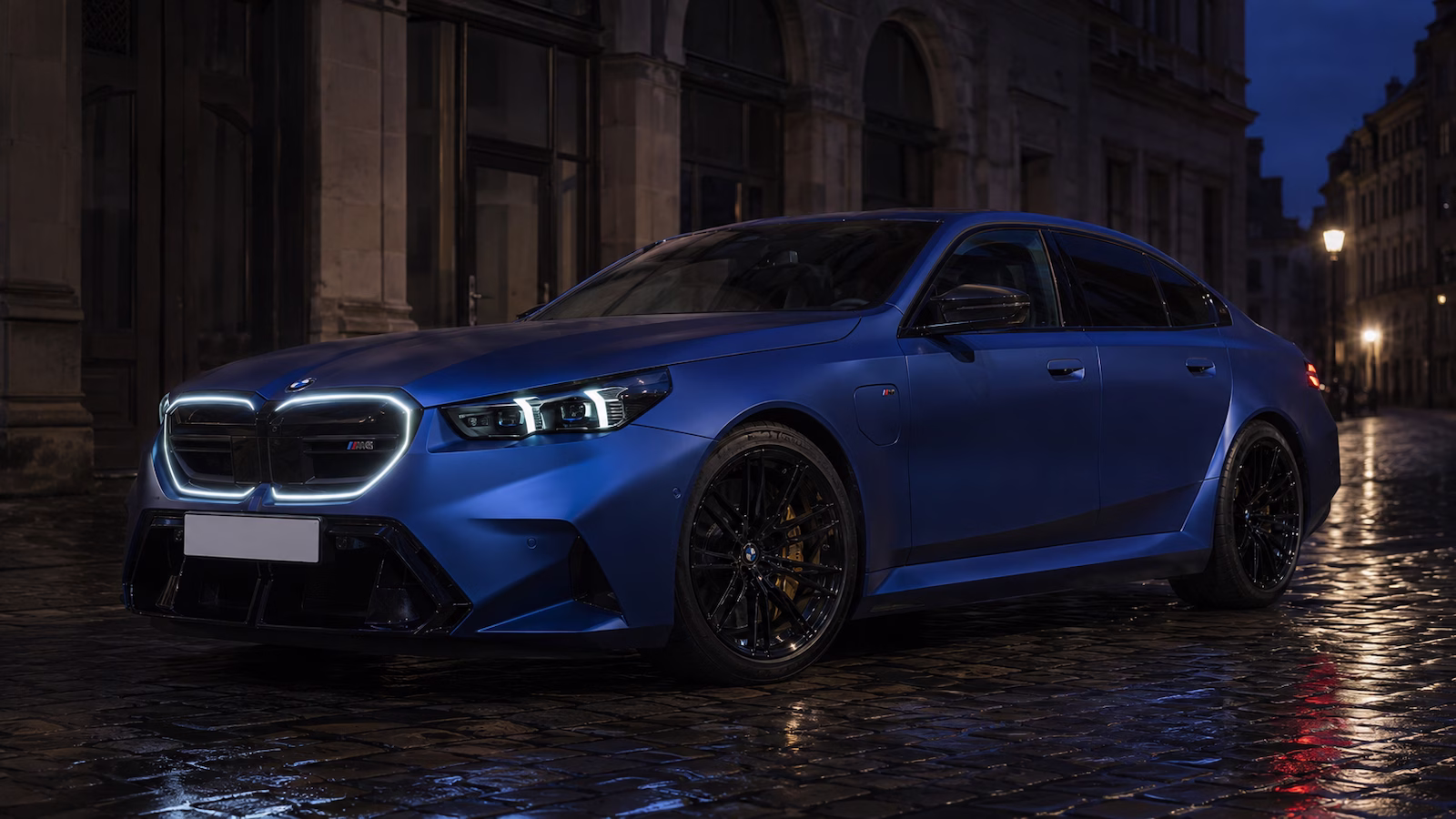 BMW M5 — fotografie 1