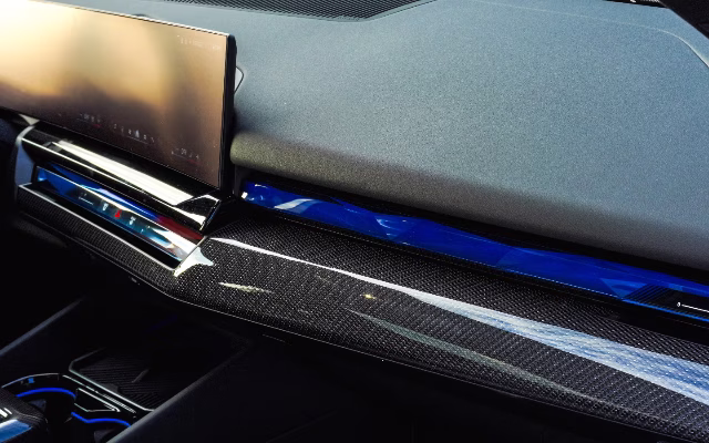 BMW M5 — оренда в Празі, Masons