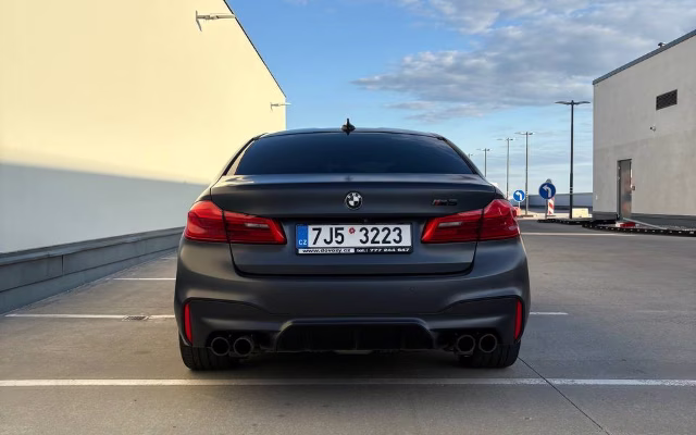BMW M5 Competition Manhart rental in Prague — Masons