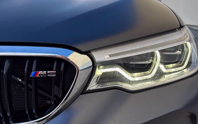 BMW M5 Competition Manhart rental in Prague — Masons