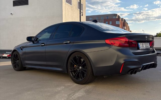 BMW M5 Competition Manhart rental in Prague — Masons