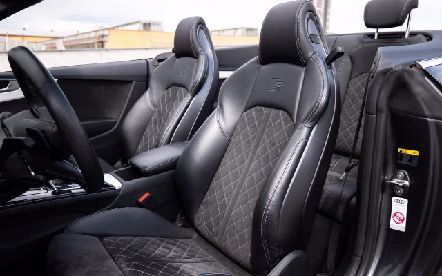 Audi A5 Cabrio — оренда в Празі, Masons