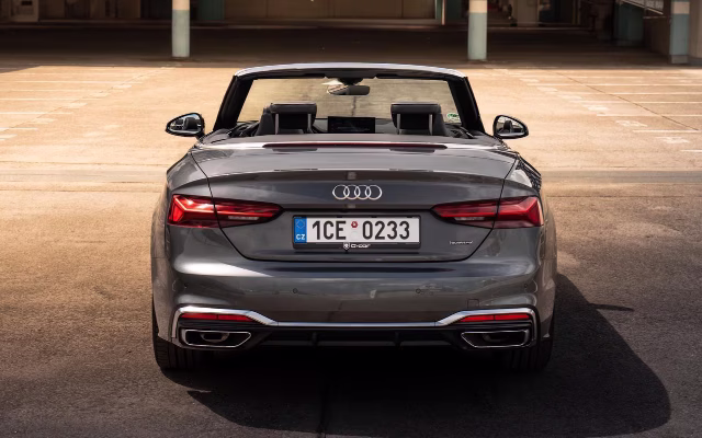 Audi A5 Cabrio — оренда в Празі, Masons
