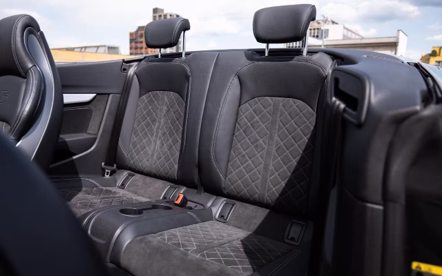 Audi A5 Cabrio — оренда в Празі, Masons