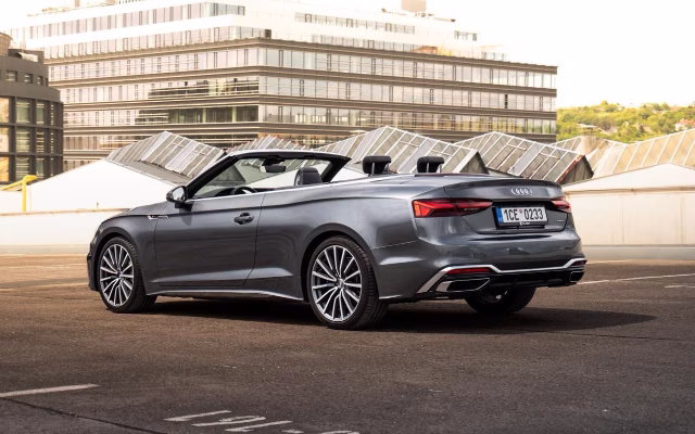 Audi A5 Cabrio — оренда в Празі, Masons