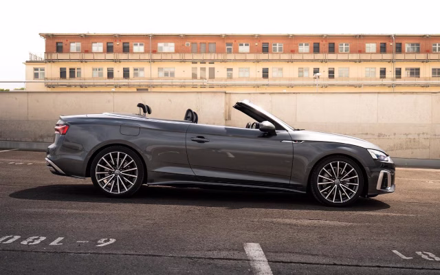 Audi A5 Cabrio — оренда в Празі, Masons