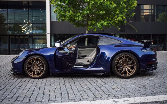 Porsche 911 Carrera RWD rental in Prague — Masons