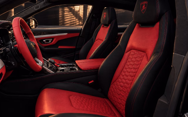 lamborghini Urus — wynajem w Pradze, Masons