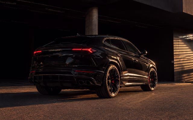 lamborghini Urus — wynajem w Pradze, Masons