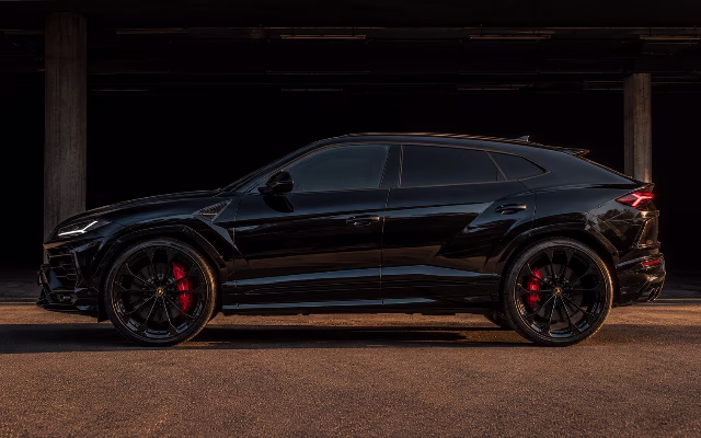 lamborghini Urus — wynajem w Pradze, Masons