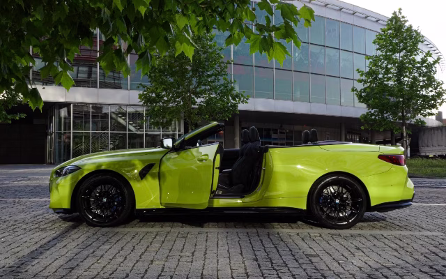 BMW M4 Competition Cabrio G83 rental in Prague — Masons