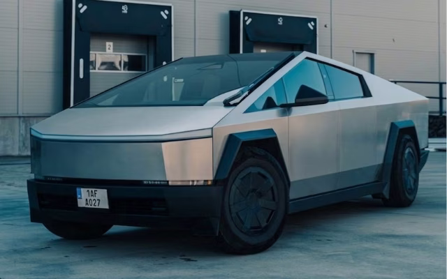 Tesla Cybertruck rental in Prague — Masons