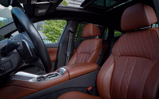 BMW X6 30d xDrive G06 — оренда в Празі, Masons