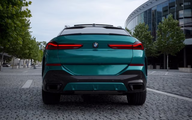 BMW X6 30d xDrive G06 — оренда в Празі, Masons