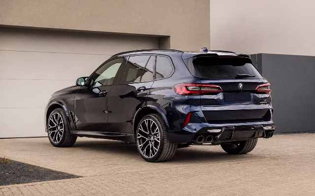 BMW X5 M Competition F95 — оренда в Празі, Masons