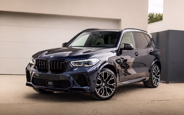 BMW X5 M Competition F95 — оренда в Празі, Masons
