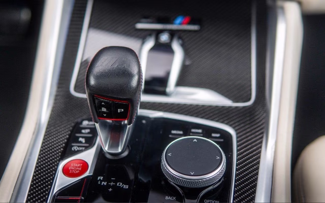 BMW X5 M Competition F95 — оренда в Празі, Masons
