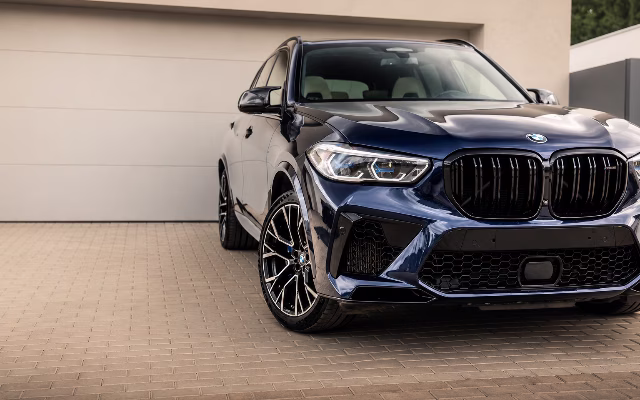 BMW X5 M Competition F95 — оренда в Празі, Masons